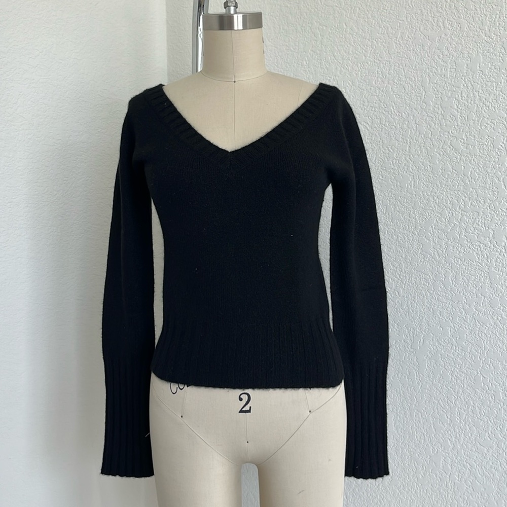 6267 Cashmere V Neck Sweater Italy V Back